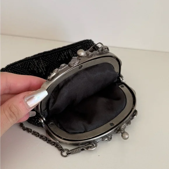 Vintage Black Beaded Evening Bag Ornate Silver Tone Frame Kiss Lock Clutch - Picture 6 of 8